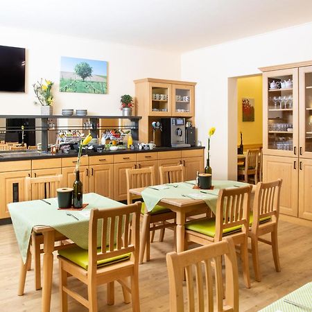 Landhaus Storch - Pension แกนเซิร์นดอร์ฟ ภายนอก รูปภาพ