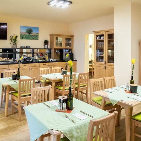 Landhaus Storch - Pension แกนเซิร์นดอร์ฟ ภายนอก รูปภาพ