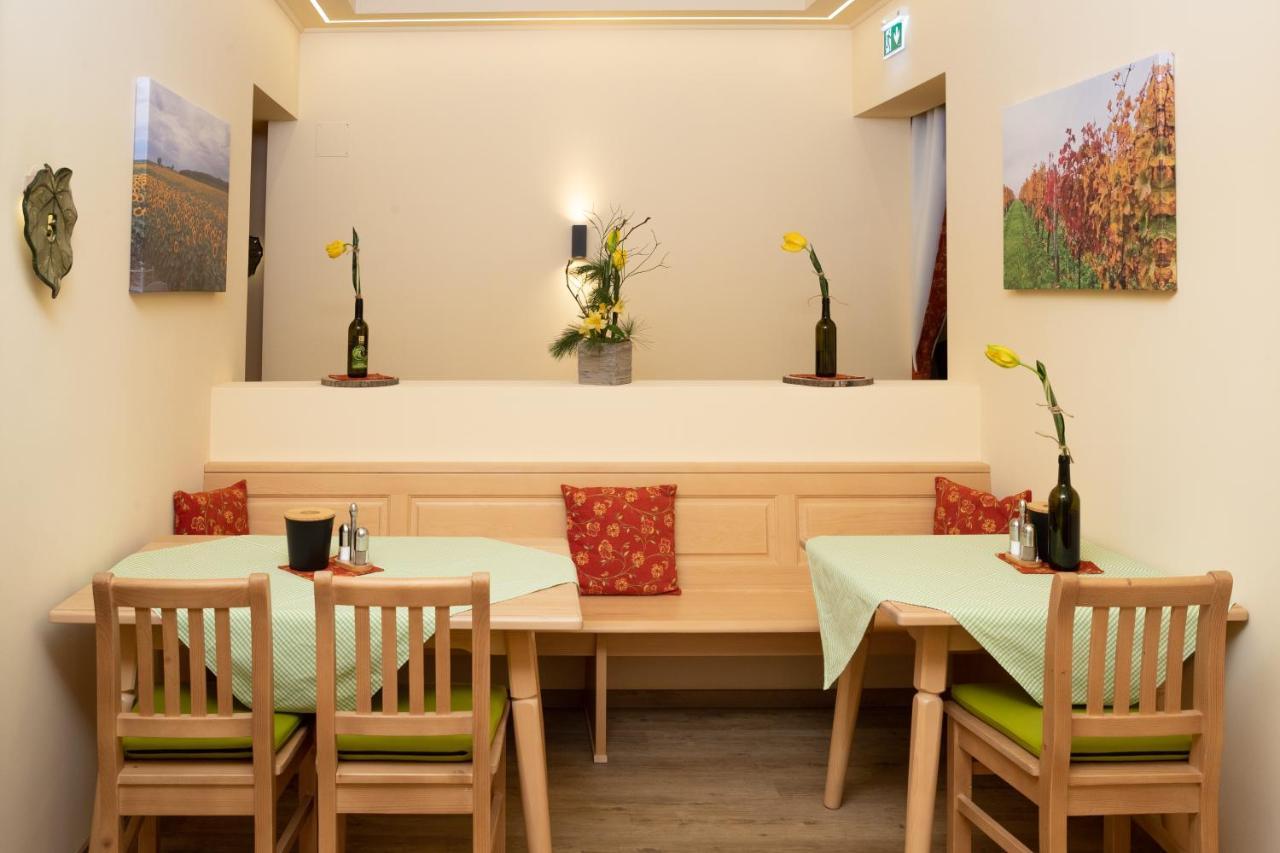 Landhaus Storch - Pension แกนเซิร์นดอร์ฟ ภายนอก รูปภาพ