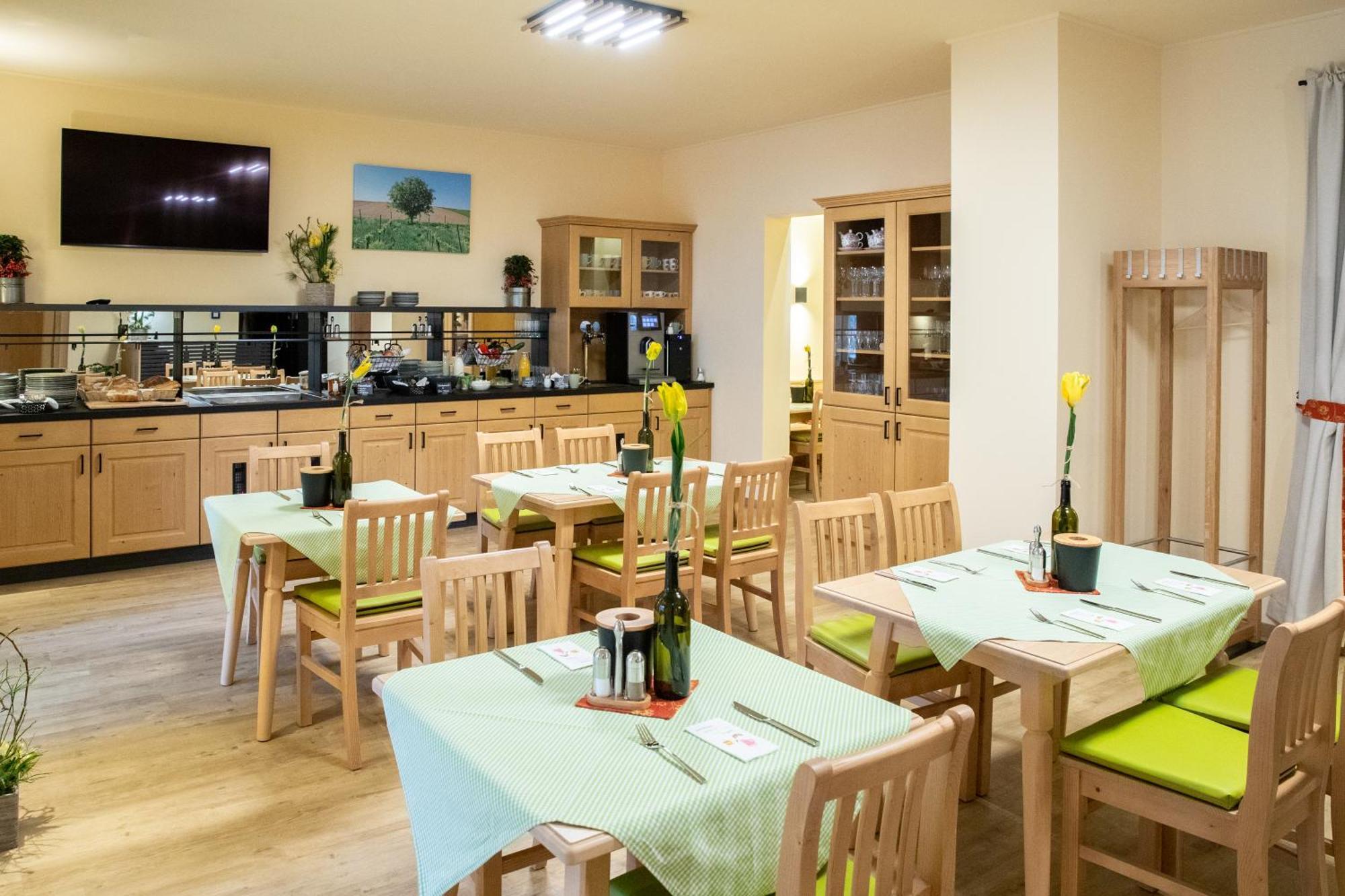 Landhaus Storch - Pension แกนเซิร์นดอร์ฟ ภายนอก รูปภาพ